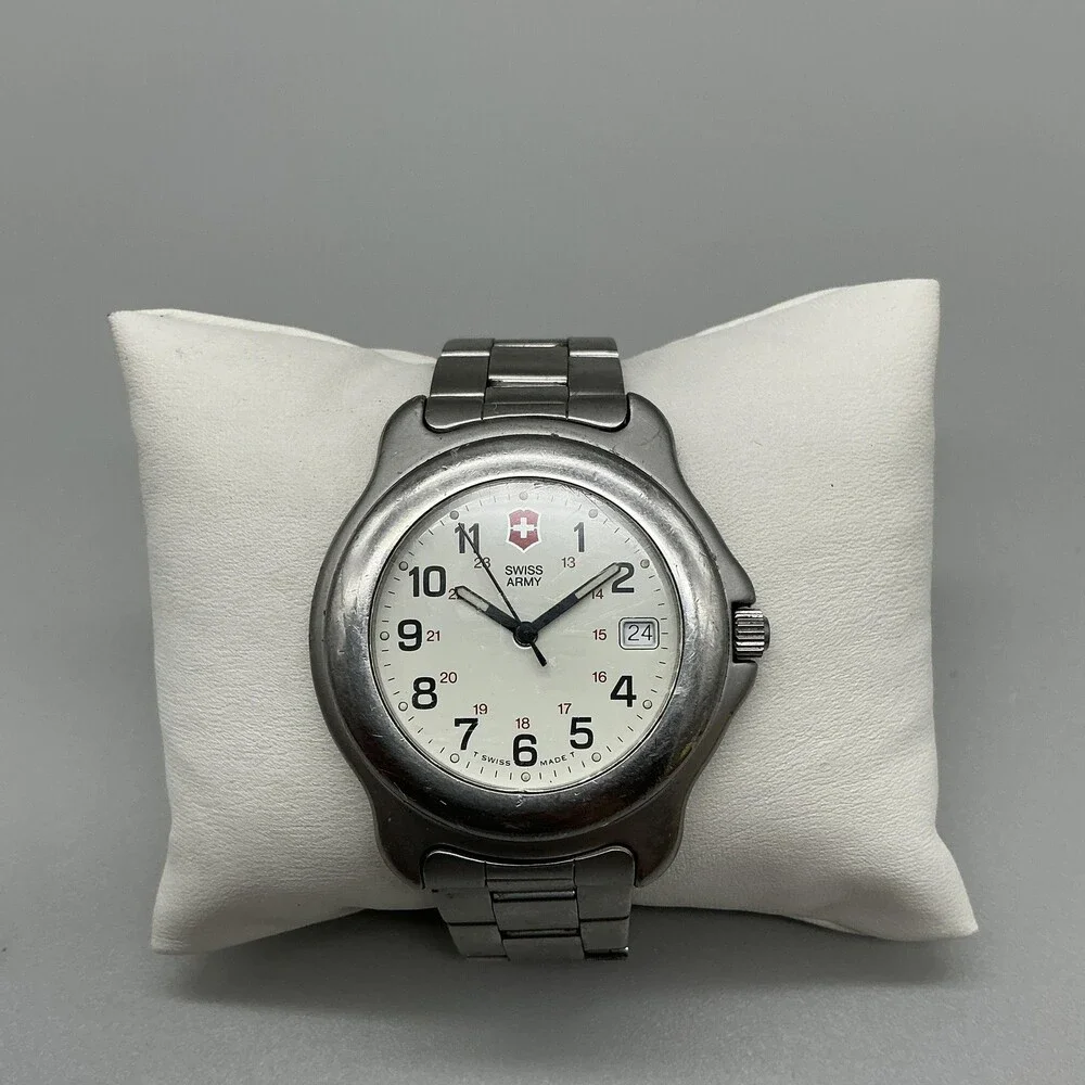 Victorinox Swiss Army Officers Mens Watch 40mm White Dial Date New Battery 7